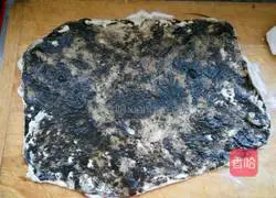 Illustration of how to make flatbread with black sesame sauce 1