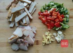 腊肉炒香干的做法图解1