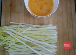 蒜黄鸡蛋的做法图解1