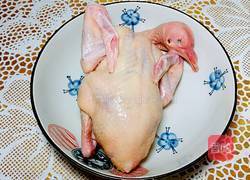 高麗參鹿尾巴燉乳鴿的做法图解1