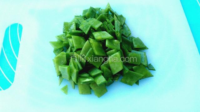荷兰豆切小段