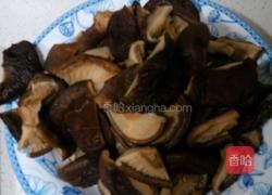 啤酒香菇鸡腿的做法图解1