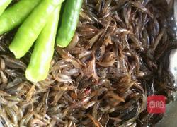 尖椒炒米虾的做法图解1