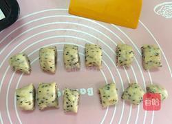 芝麻核桃麻薯面包的做法图解6