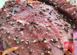 红酒牛排配味增汁蔬菜的做法图解2