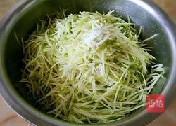 炸萝卜丸子的做法图解2