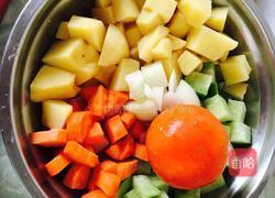 土豆萝卜炖牛肉的做法图解1
