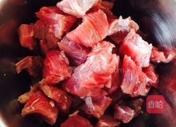 土豆萝卜炖牛肉的做法图解2