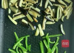 酱香茄条的做法图解2