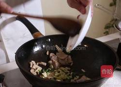 茭白炒肉的做法图解4