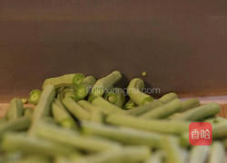 凉拌豆角的做法图解1