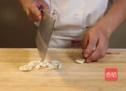 凉拌豆角的做法图解2