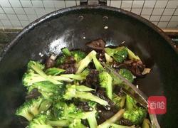 〖 西兰花炒木耳 〗的做法图解8