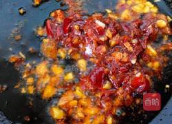 鲜香双色鱼头的做法图解5