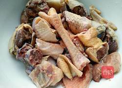 小鸡炖榛蘑的做法图解1