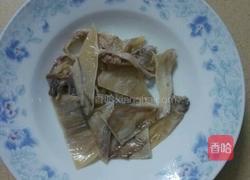 芹菜炒鱿鱼的做法图解3