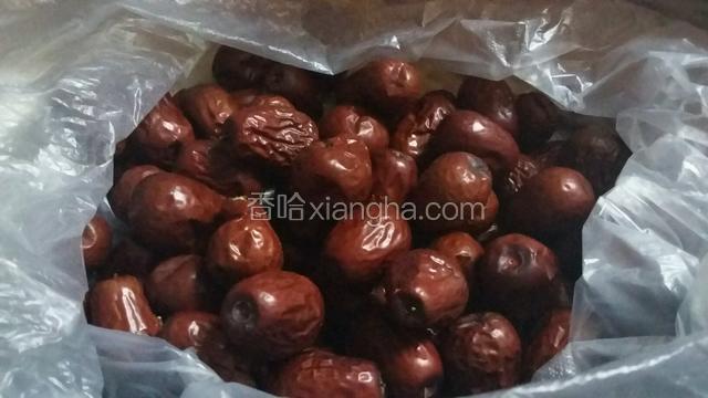 红枣洗干净备用