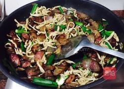 熏腊肠炒萝卜干的做法图解7