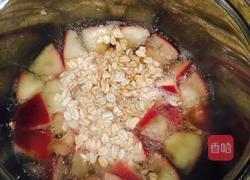 燕麦水果粥的做法图解2