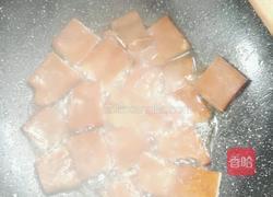 香干芹菜红椒炒回锅肉的做法图解2