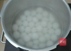 水煮甜汤圆的做法图解2