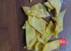 菠菜炒蛋皮的做法图解3