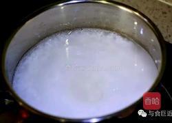 鲜虾砂锅粥的做法图解2