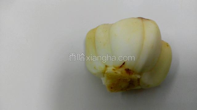 取大白合的其中一部分用来做荷花