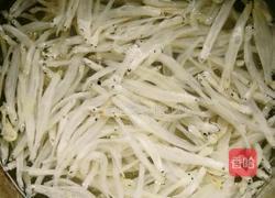 银鱼鸡蛋饼的做法图解1