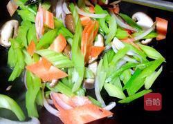 培根芹菜炒杂蔬的做法图解8