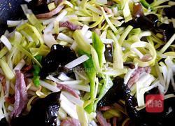 韭黄木耳炒鸡蛋的做法图解5