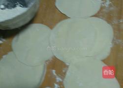 韭菜肉水饺的做法图解3