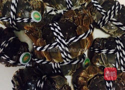 清蒸大闸蟹的做法图解1