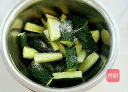 凉拌酸辣黄瓜条的做法图解2