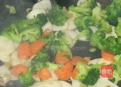 杏鲍菇炒西兰花的做法图解8