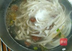 辣肠葱花面的做法图解4