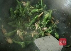 鸡腿菇炒西蓝花的做法图解5