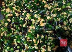 韭菜木耳鸡蛋粉条馅饺子的做法图解2