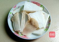 肉片炒鸡腿菇的做法图解2