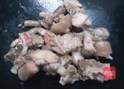 猪尾煲花生的做法图解4