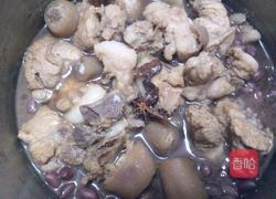 猪尾煲花生的做法图解8