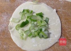 香酥葱油饼。。。饺子皮的华丽变身的做法图解4
