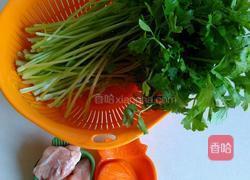 芹菜炒肉丝的做法图解1