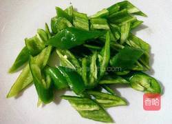 辣椒炒蛋的做法图解2