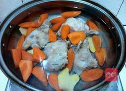 胡萝卜牛筒骨汤的做法图解5