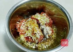 开口烧麦——香菇胡萝卜鲜肉馅的做法图解4