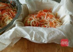 萝卜大葱猪肉水饺的做法图解9