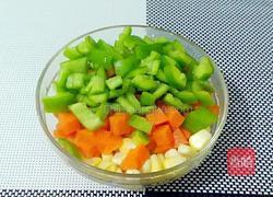 三色肉丁的做法图解2