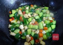 黄瓜炒鸡丁的做法图解5