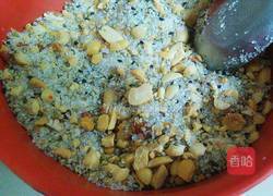 芝麻花生糖三角的做法图解6